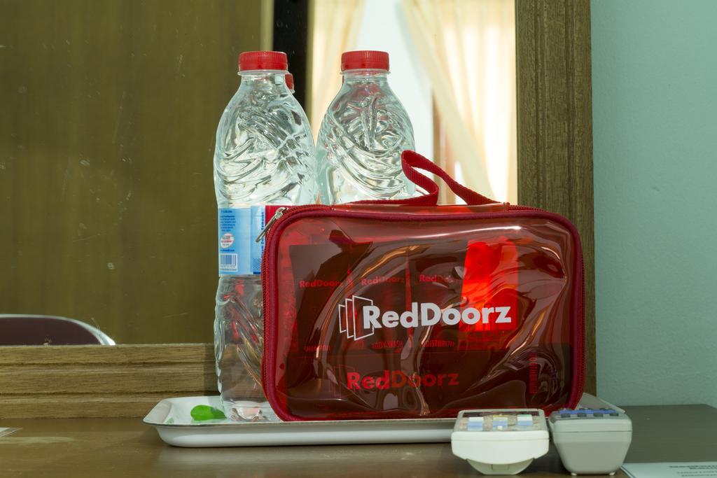 Reddoorz Near Cilandak Town Square Hotell Jakarta Exteriör bild